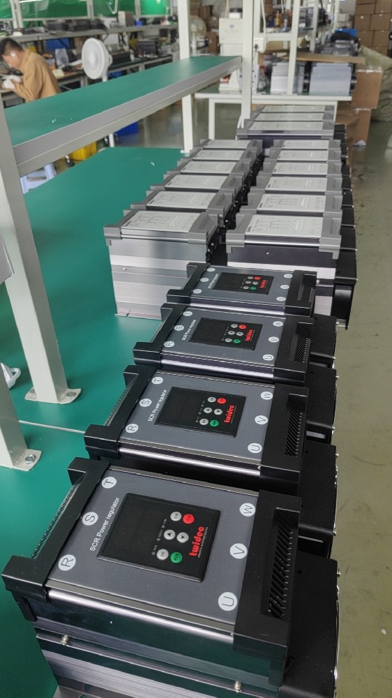 为什么电力调解器的包管丝容易被烧？？？？？？