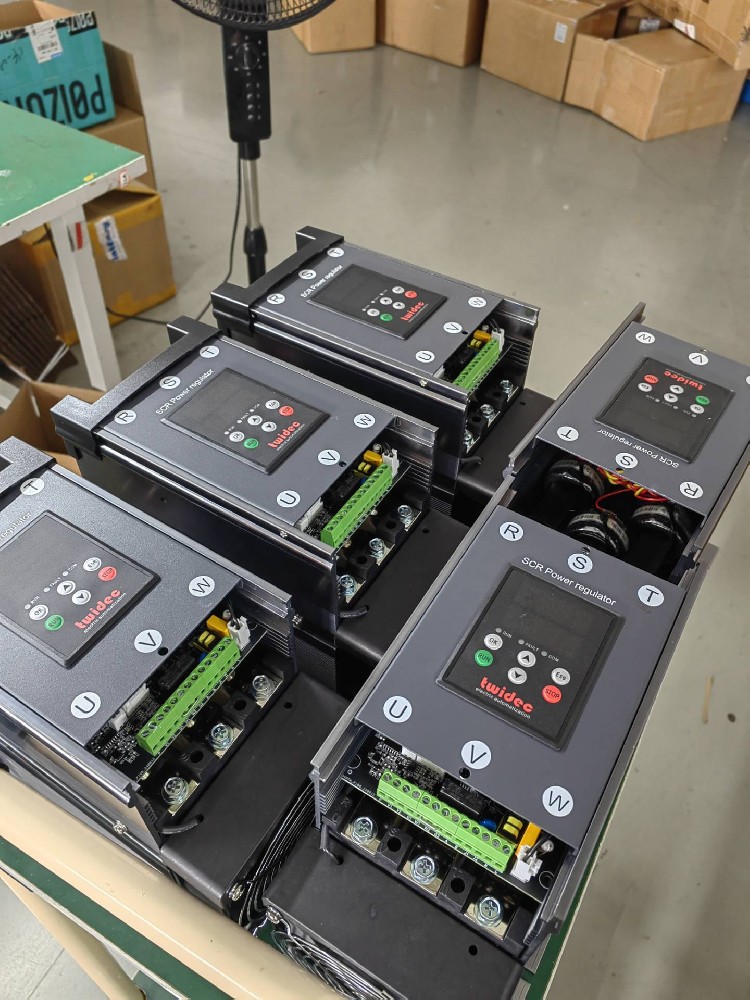 电力调解器的开关频率怎样影响系统性能和EMI特征？？？？？？