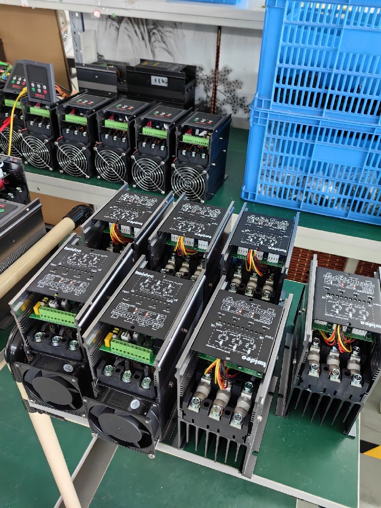 电力调解器在哪些工业领域应用最普遍（如电炉加热、电机调速等）？？？有什么特殊的应用案例？？？