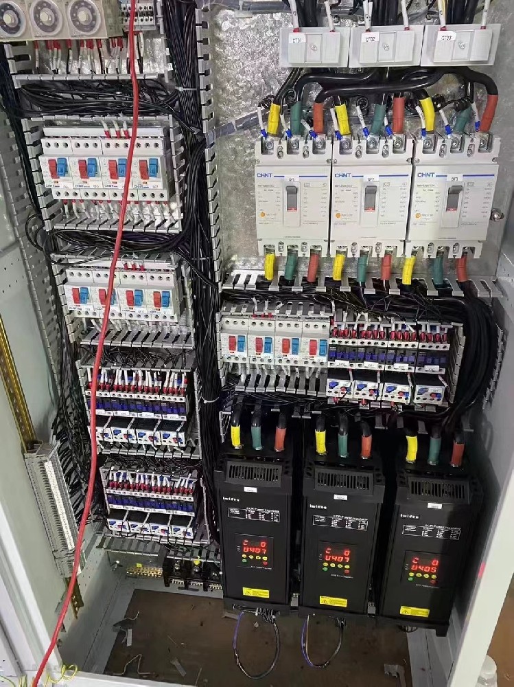 电力调解器在运行历程中，，，，，怎样通过声音起源判断其事情状态是否正常？？？？？