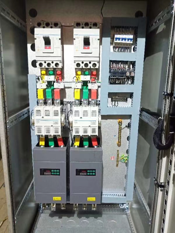 怎样通过电力调解器实现对电机软启动和软阻止的准确控制？？？？？