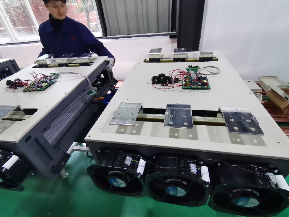 电力调解器在海优势电场的应用中，，，，，怎样应对湿润、高盐等卑劣情形？？？？？