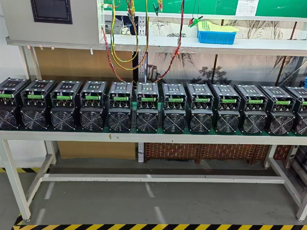 毗连电力调解器的线缆老化，，，在不替换线缆的情形下，，，能否接纳暂时步伐继续清静使用电力调解器？？？？